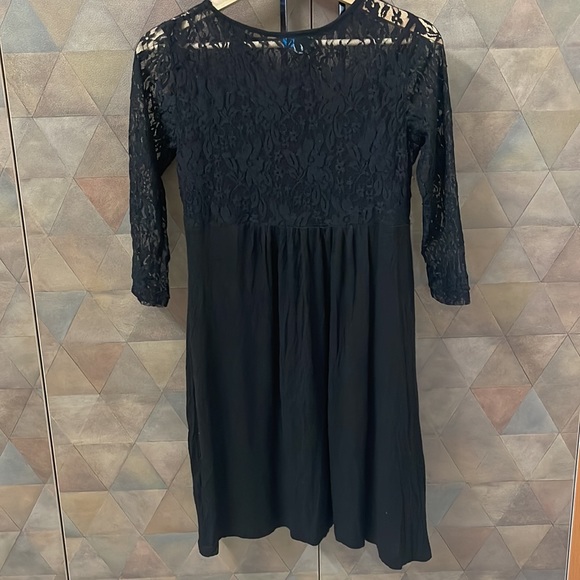 Dresses & Skirts - Beautiful black dress